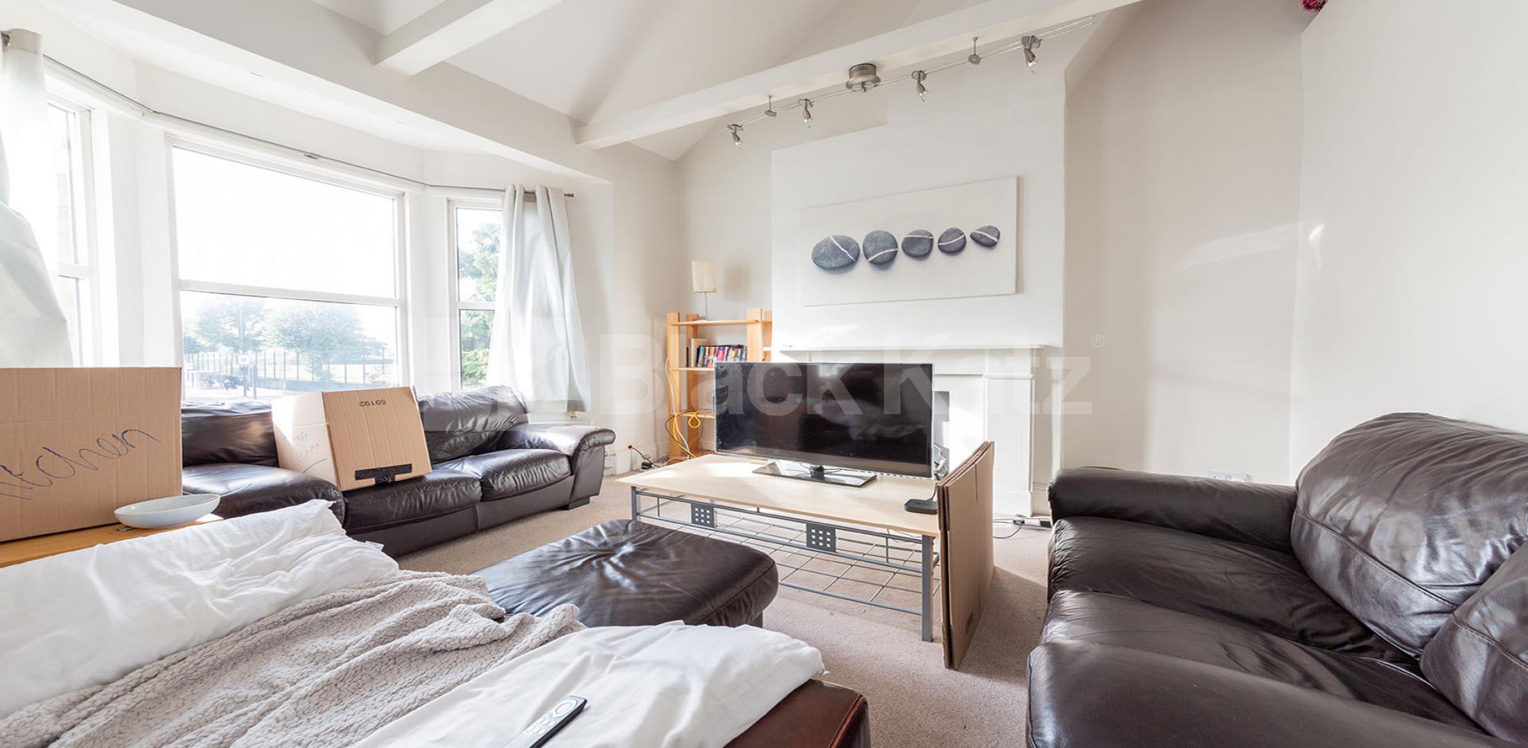 			NEW INSTRUCTION (Private Garden), 3 Bedroom, 1 bath, 1 reception Flat			 Pavillion Terrace, Wood Lane , North Kensington 